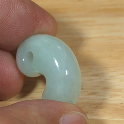 画像3: 姫川産 翡翠勾玉 (3)