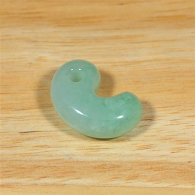 画像2: 姫川産 翡翠勾玉 (2)