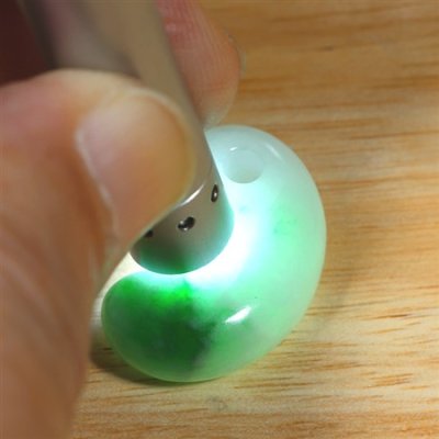 画像5: 小滝産 翡翠勾玉 (5)