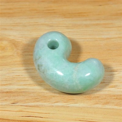 画像2: 青海産 翡翠勾玉 (2)