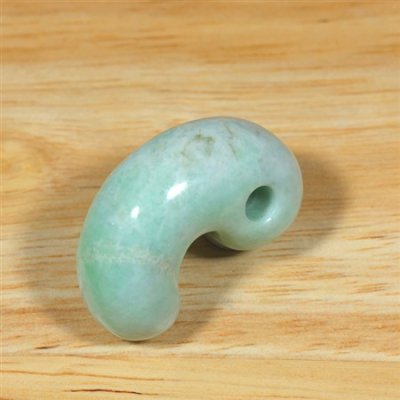 画像4: 青海産 翡翠勾玉 (4)