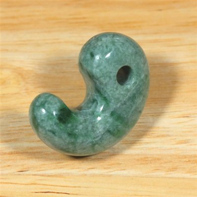 画像3: 青海産 翡翠勾玉 (3)