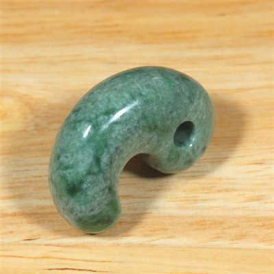 画像4: 青海産 翡翠勾玉 (4)