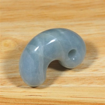 画像4: コンサワ産 翡翠勾玉 (4)