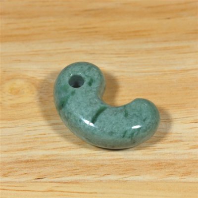 画像2: 青海産 翡翠勾玉 (2)