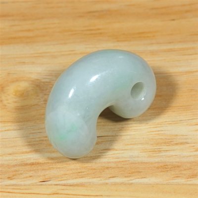 画像4: 海中産 翡翠勾玉 (4)