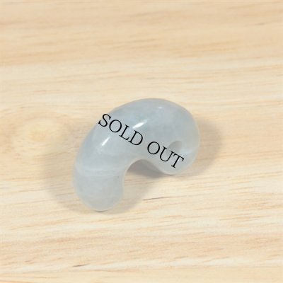 画像4: コンサワ産 翡翠勾玉 (4)