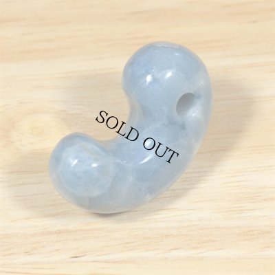 画像3: コンサワ産 翡翠勾玉 (3)