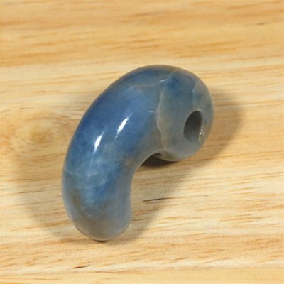 画像4: コンサワ産 翡翠勾玉 (4)