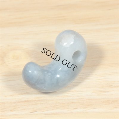 画像3: コンサワ産 翡翠勾玉 (3)