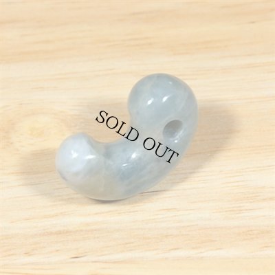 画像3: コンサワ産 翡翠勾玉 (3)