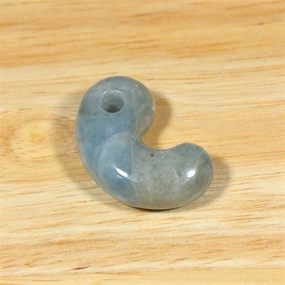 画像2: コンサワ産 翡翠勾玉 (2)