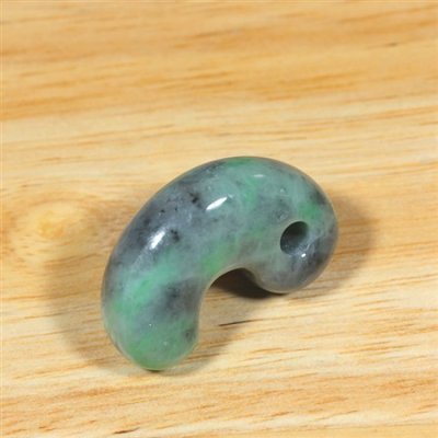 画像4: 小滝産 翡翠勾玉 (4)