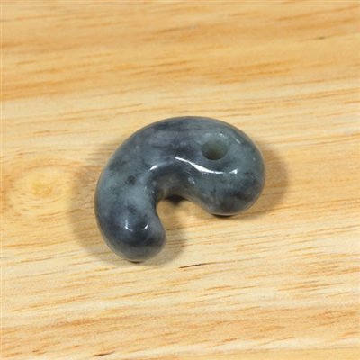 画像2: 海中産 翡翠勾玉 (2)