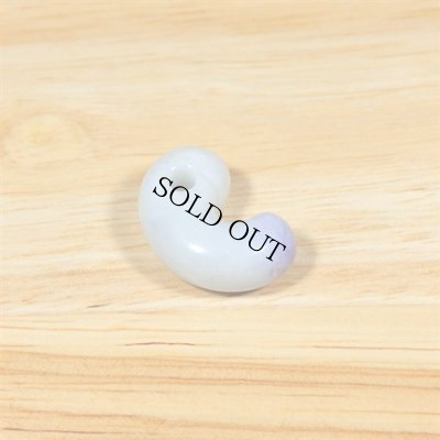 画像2: 海中産 翡翠勾玉 (2)