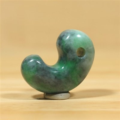 画像2: 糸魚川産 ひすい勾玉 (2)