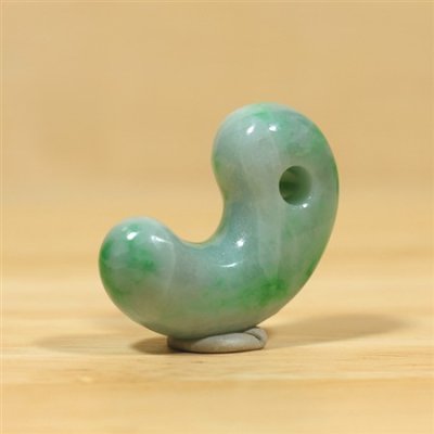 画像2: 糸魚川産 ひすい勾玉 (2)