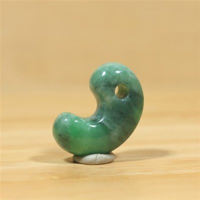 画像2: 糸魚川産 ひすい勾玉 (2)