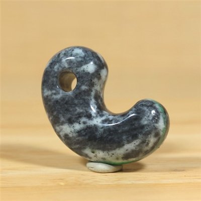 画像2: 糸魚川産 ひすい勾玉 (2)