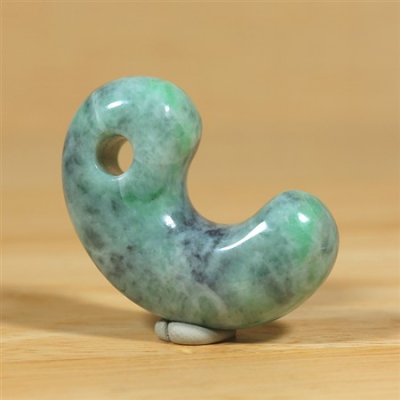 画像2: 糸魚川産 ひすい勾玉 (2)
