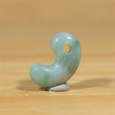 画像1: 糸魚川産 ひすい勾玉 (1)