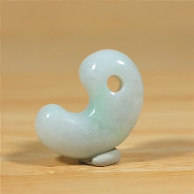 画像1: 糸魚川産 ひすい勾玉 (1)