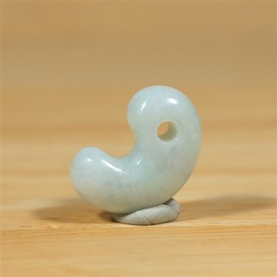 画像1: 糸魚川産 ひすい勾玉 (1)