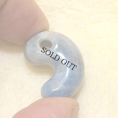 画像5: 糸魚川 入りコン沢産 青ひすい勾玉 (5)