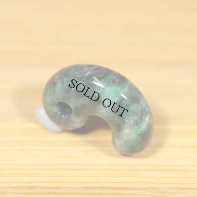 画像4: 糸魚川 青海産 黒ひすい勾玉 (4)