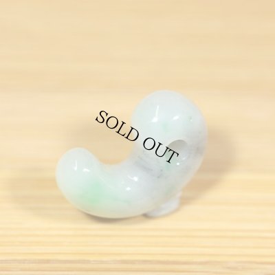 画像3: 青海産 緑系 高透過 ひすい勾玉 (3)