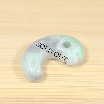 画像2: 糸魚川 小滝産 黒ひすい勾玉 (2)