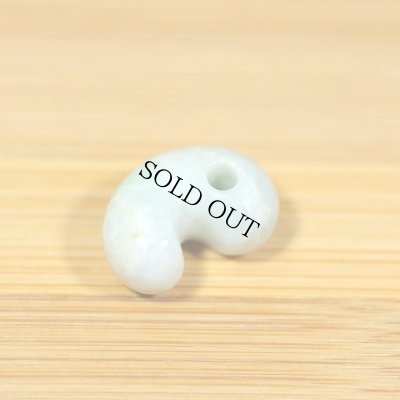 画像2: ひすい勾玉 (2)