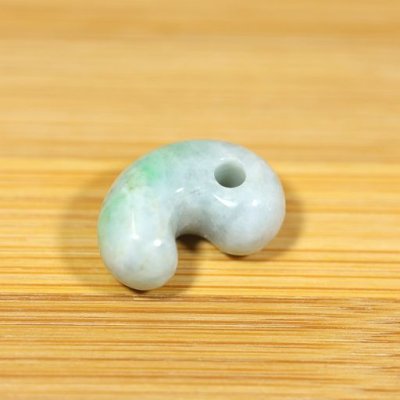 画像2: ひすい勾玉 (2)