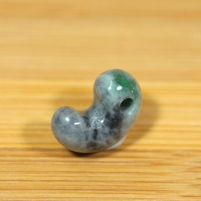 画像3: ひすい勾玉 (3)