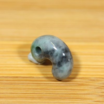 画像4: ひすい勾玉 (4)