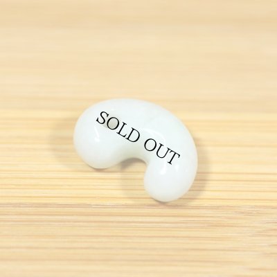 画像1: ひすい勾玉 (1)