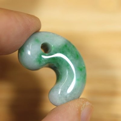 画像5: ひすい勾玉 (5)