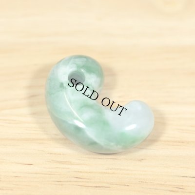 画像2: ひすい勾玉 (2)