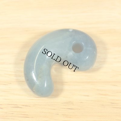 画像2: ひすい勾玉 (2)