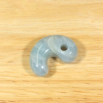 画像2: ひすい勾玉 (2)