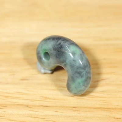 画像4: ひすい勾玉 (4)