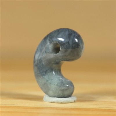 画像2: ひすい勾玉 (2)