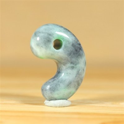 画像1: ひすい勾玉 (1)