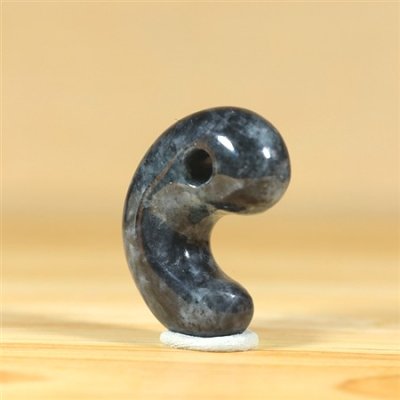 画像2: ひすい勾玉 (2)