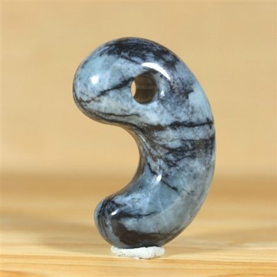 画像1: ひすい勾玉 (1)