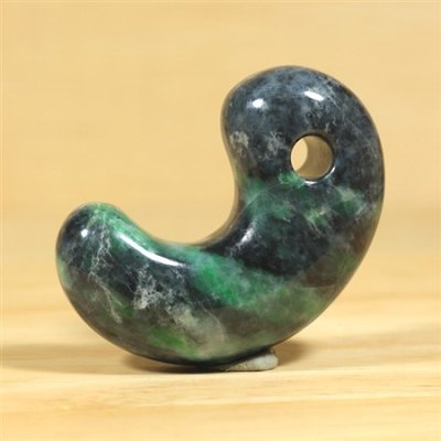 画像1: ひすい勾玉 (1)