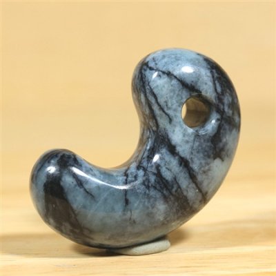 画像1: ひすい勾玉 (1)