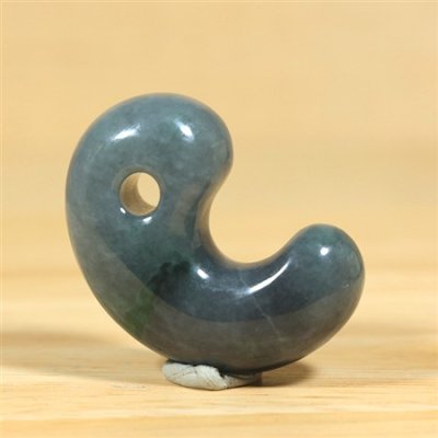画像2: ひすい勾玉 (2)