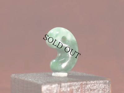 画像2: ひすい勾玉 (2)