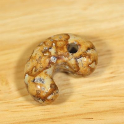 画像4: 姫川薬石勾玉 (4)